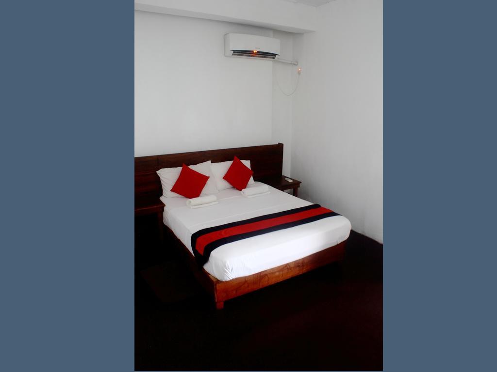 256 Townhouse Rest Hotel Kandy Kültér fotó